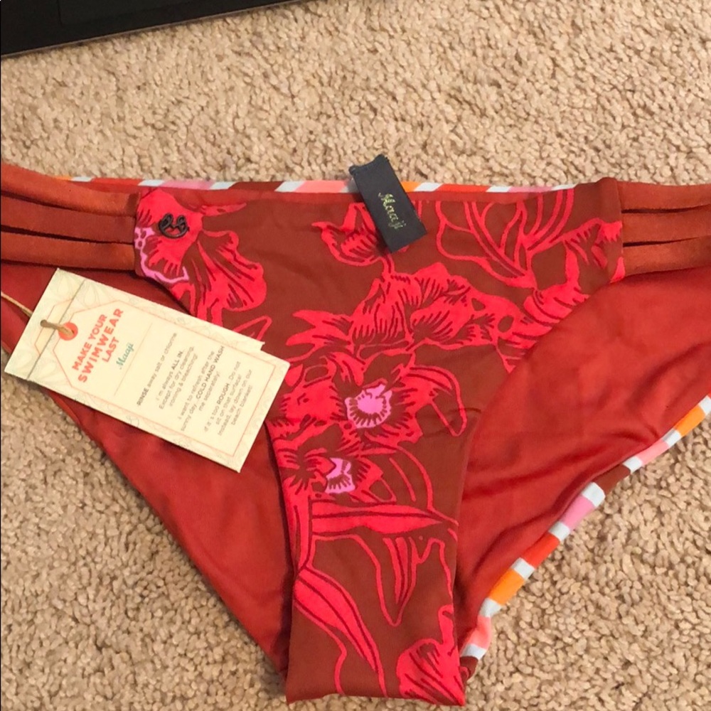 maaji bikini bottoms NEVER WORN TAGS ON!